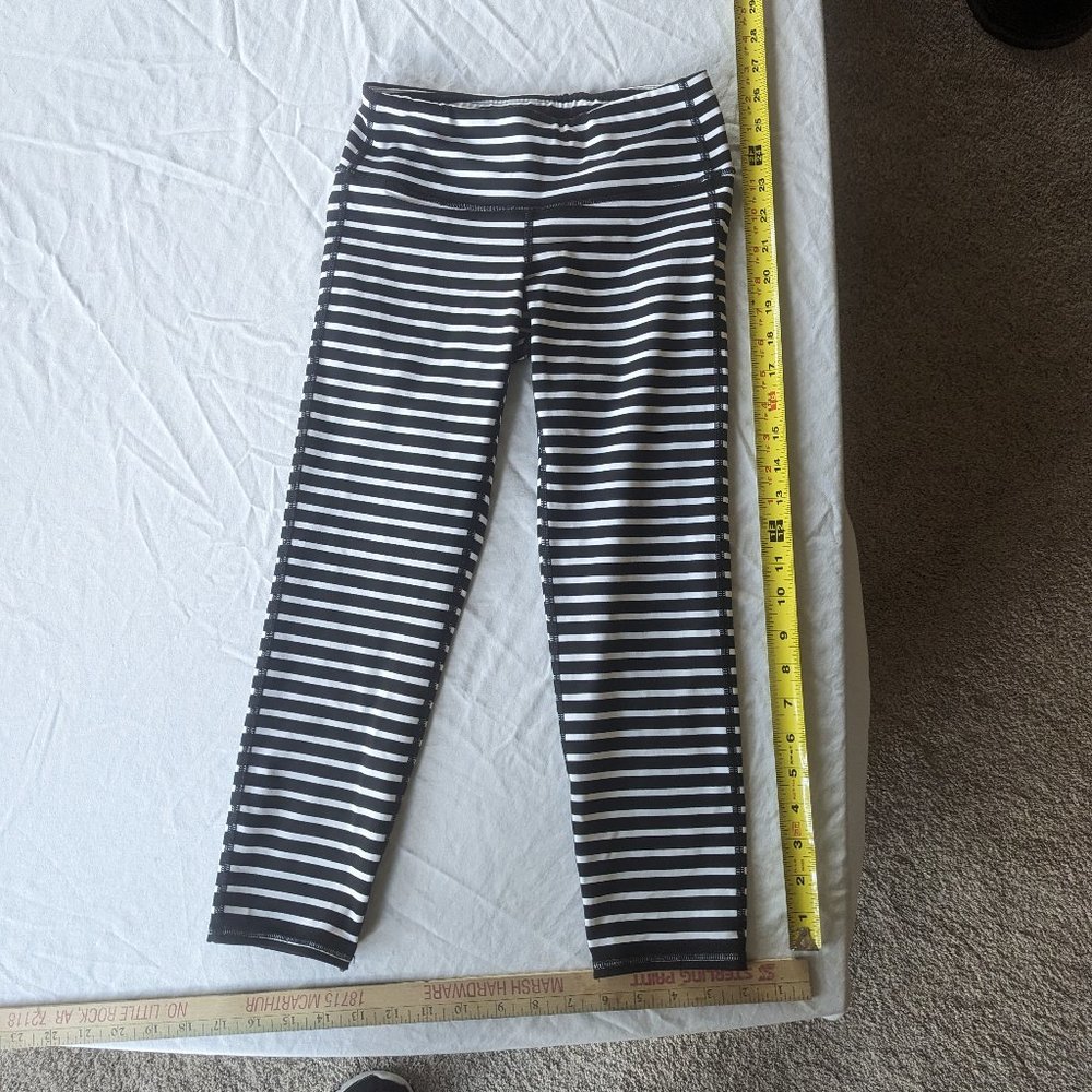 Athleta XS black and white striped leggings